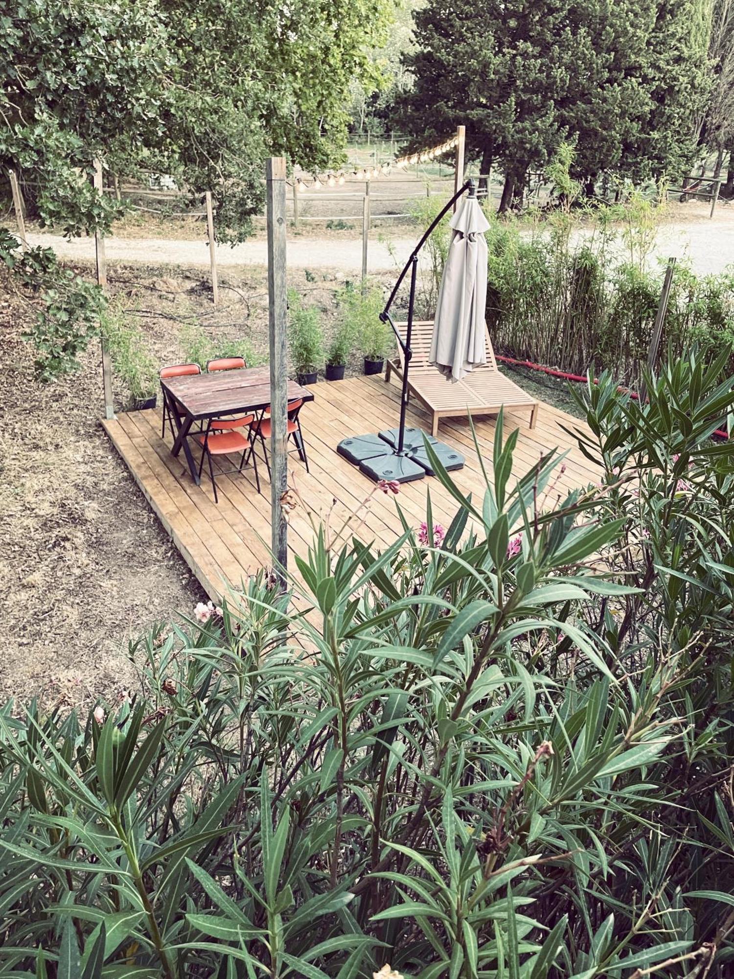 Appartement A La Campagne LʼIsle-sur-la-Sorgue Extérieur photo